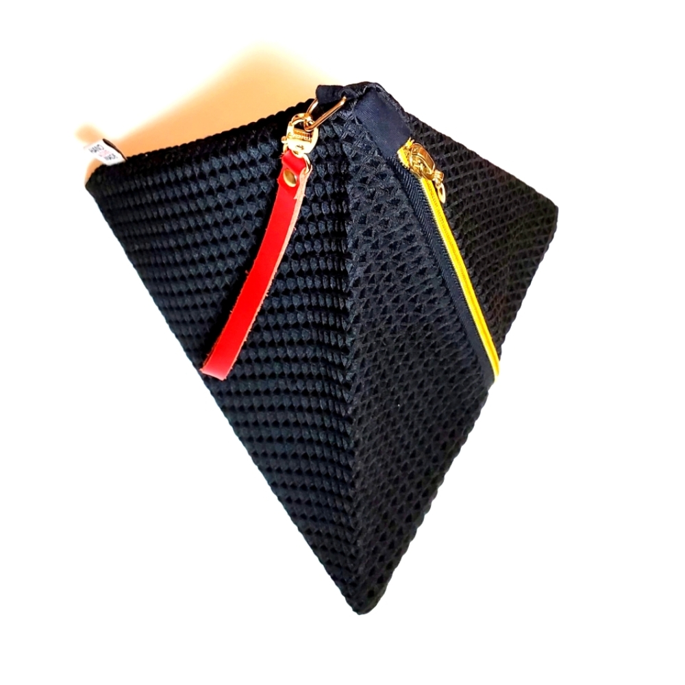 Basque Moda Triangular Pyramid Crossbody/Wristlet - image 1